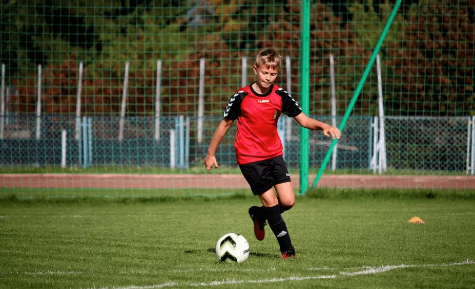 Jugador de fútbol en el campo